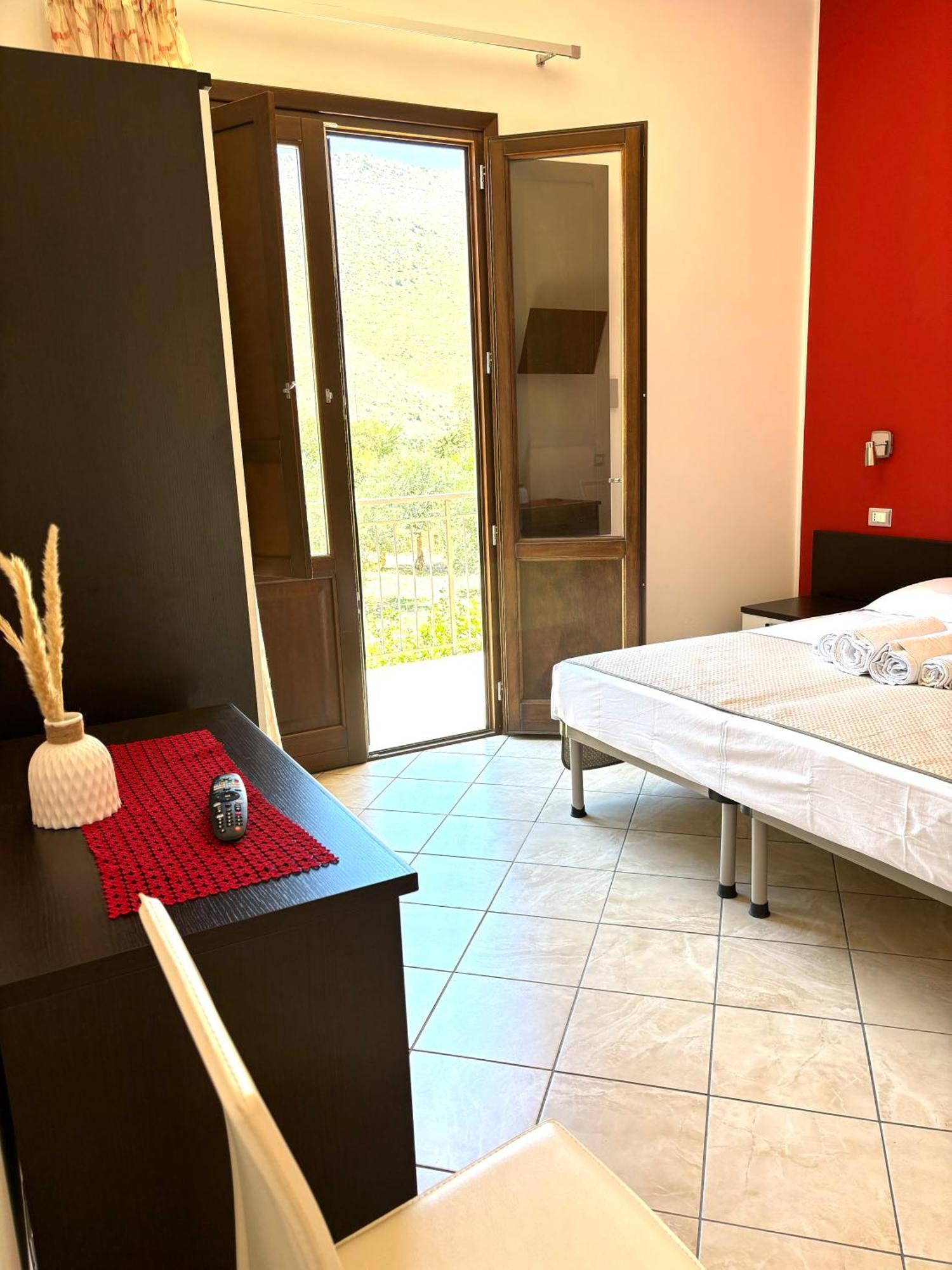 Bed And Breakfast Turi Castelluzzo Ngoại thất bức ảnh